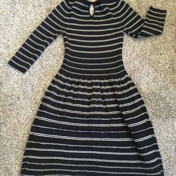 Knitted and Knotted UO B&W Sweater Dress EUC Sz XS - Picture 3 of 8
